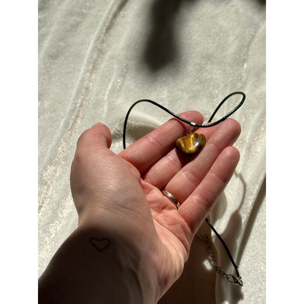 Gorgeous Tigers Eye Bubble Heart Pendant on Leather Chain Necklace - Picture 5 of 6